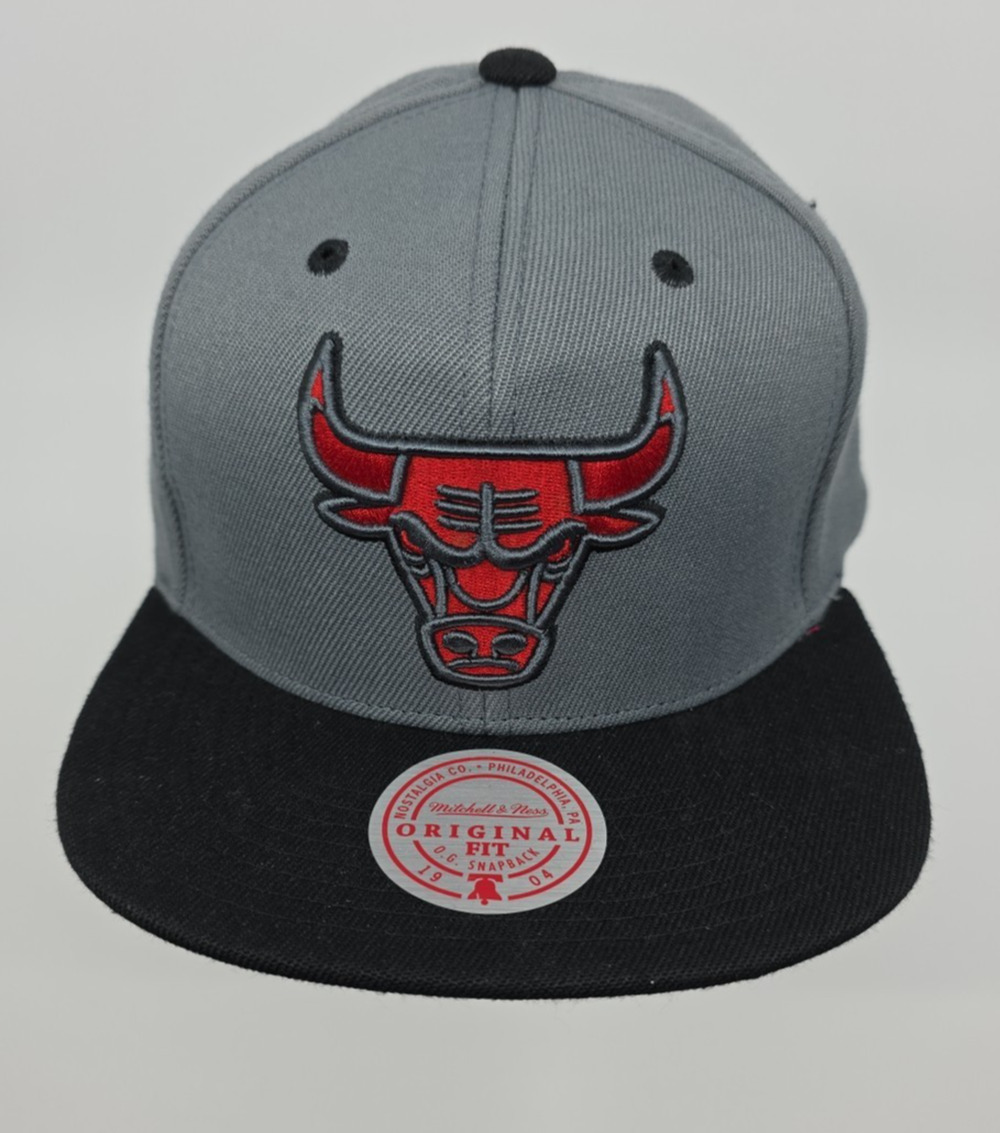 Chicago Bulls Hat Cap Snap Back Gray NBA Basketball Mitchell & Ness Mens NEW NWT